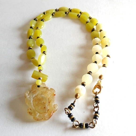 VINTAGE HAND CARVED JADE FOO DOGS CARVED STONES  NECKLACE  19-22" LONG - Picture 8 of 10